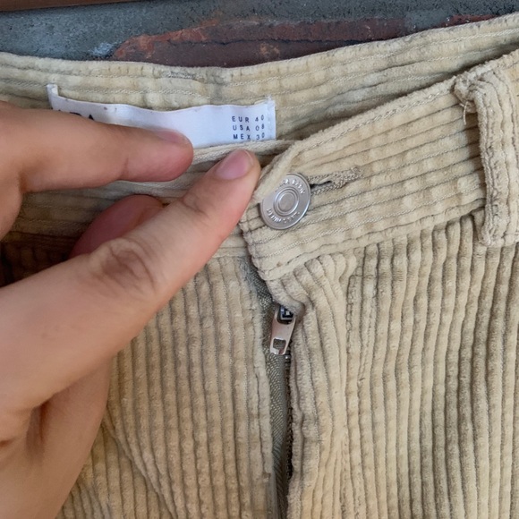 Wide Velvet beige pants from Zara - Picture 4 of 7